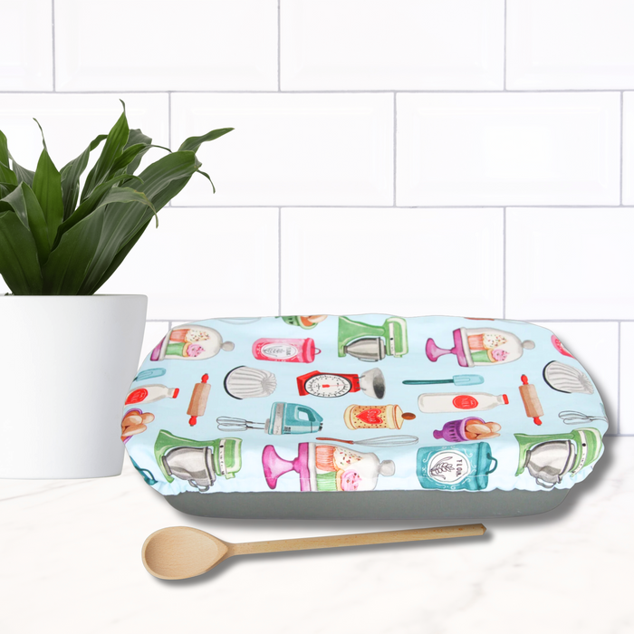 Reusable casserole dish cover—eco-friendly, washable, and made in Canada. Perfect for reducing single-use plastic in the kitchen. Made in Canada