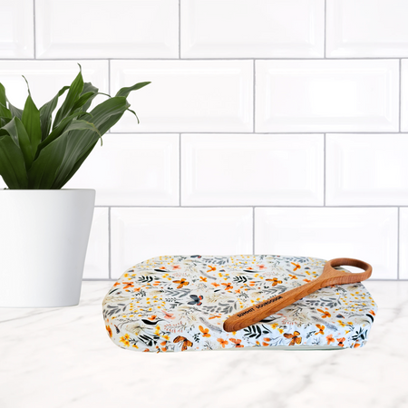Reusable casserole dish cover in butterfly floral print—eco-friendly, washable, and made in Canada.