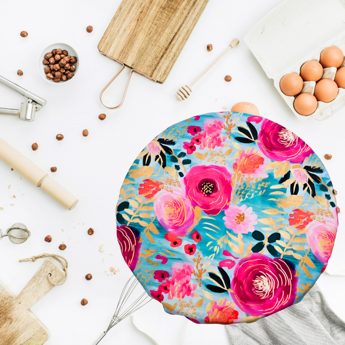 Reusable XL floral bowl cover with gold accents—ideal for brotform proofing and sustainable baking setups.